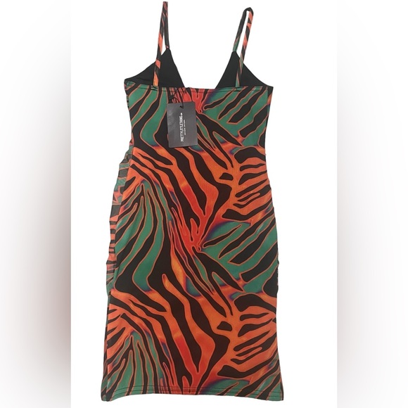 PRETTITTLETHING ORANGE, GREEN & BLACK MINI DRESS! - Picture 3 of 4